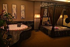 兄弟带我去体验了昆明洗浴男士会所(昆明男士SPA店)